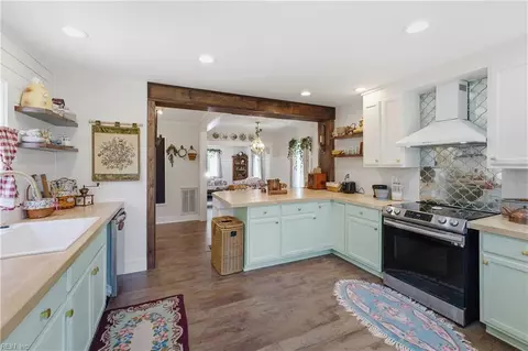Kitchen - 23 Clover St, Hampton, VA 23669 photo 6 of 7