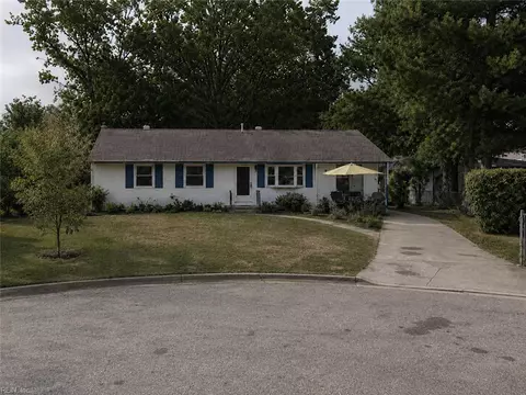 7 Farrington Pl, Hampton, VA 23663