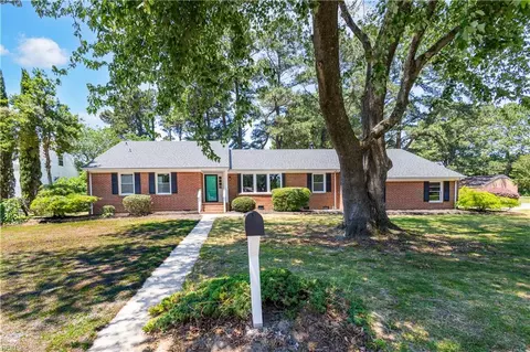 2801 Ashwood Dr, Chesapeake, VA 23321