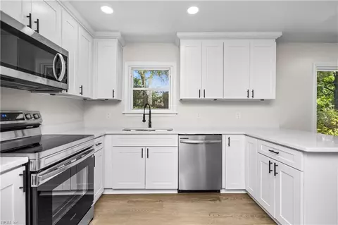 2801 Ashwood Dr, Chesapeake, VA 23321
