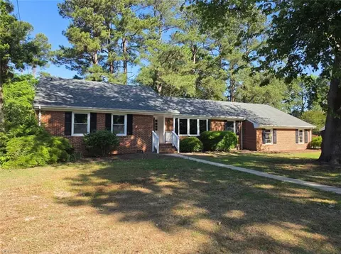 2801 Ashwood Dr, Chesapeake, VA 23321