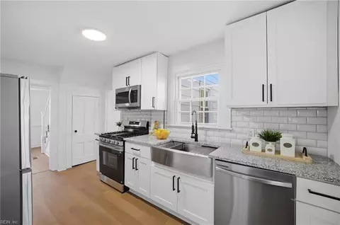 71 Aylwin Rd, Portsmouth, VA 23702