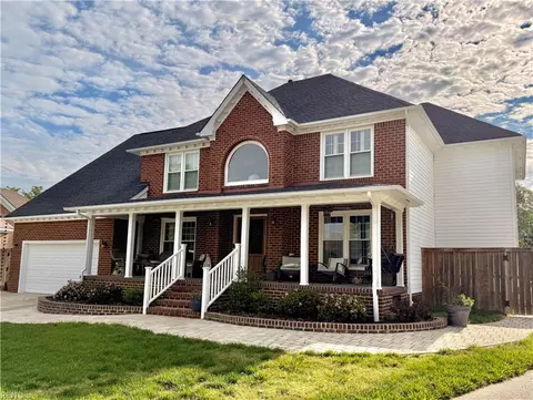817 Satinwood Ct, Chesapeake, VA 23322