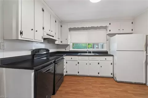 Kitchen - 200 Valirey Dr, Hampton, VA 23669 photo 2 of 4