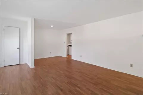 Living - 200 Valirey Dr, Hampton, VA 23669 photo 3 of 5