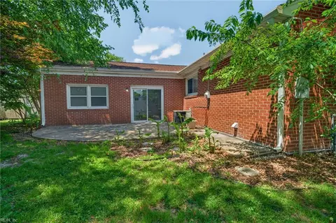 Exterior - 200 Valirey Dr, Hampton, VA 23669 photo 2 of 5
