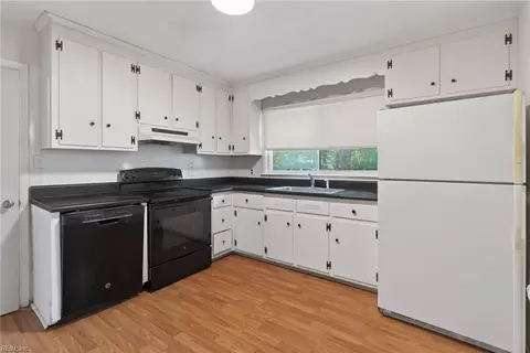 Kitchen - 200 Valirey Dr, Hampton, VA 23669 photo 1 of 4