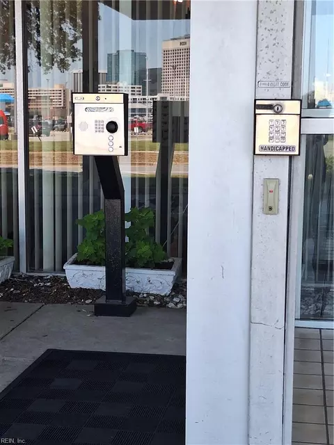 1 Crawford Pw Pkwy #1301, Portsmouth, VA 23704