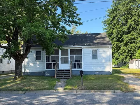 310 S College Dr, Franklin, VA 23851
