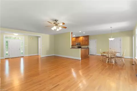 Living - 7845 Riverwatch Dr, Gloucester, VA 23061 photo 3 of 4