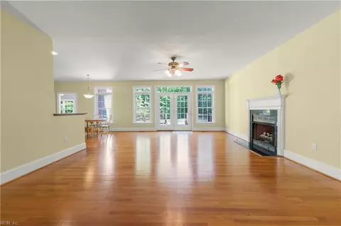 Living - 7845 Riverwatch Dr, Gloucester, VA 23061 photo 2 of 4