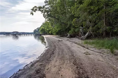 View/Area - 7845 Riverwatch Dr, Gloucester, VA 23061 photo 1 of 1