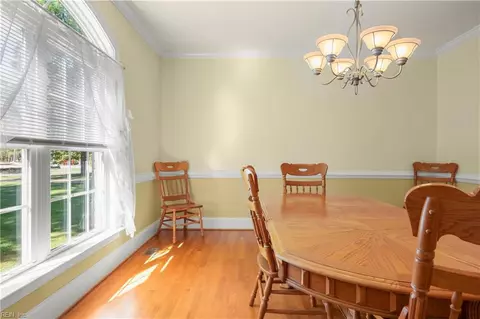 Dining - 7845 Riverwatch Dr, Gloucester, VA 23061 photo 3 of 4