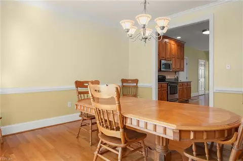 Dining - 7845 Riverwatch Dr, Gloucester, VA 23061 photo 4 of 4