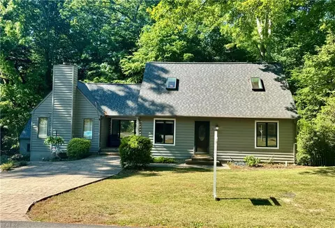 6 Foxcroft Rd, Williamsburg, VA 23188