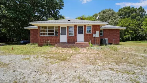 4649 Backwoods Rd, Chesapeake, VA 23322