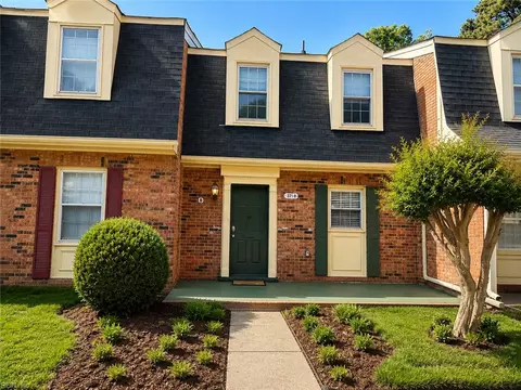 221 Bailiff Ct #B, Newport News, VA 23608