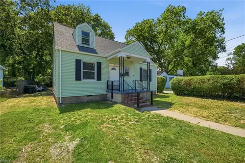 19 Gibson Rd, Hampton, VA 23669