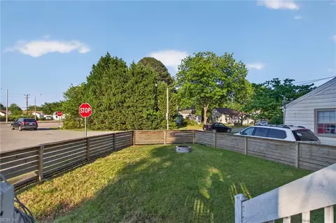 Exterior - 11 Knox Pl, Hampton, VA 23669 photo 3 of 5