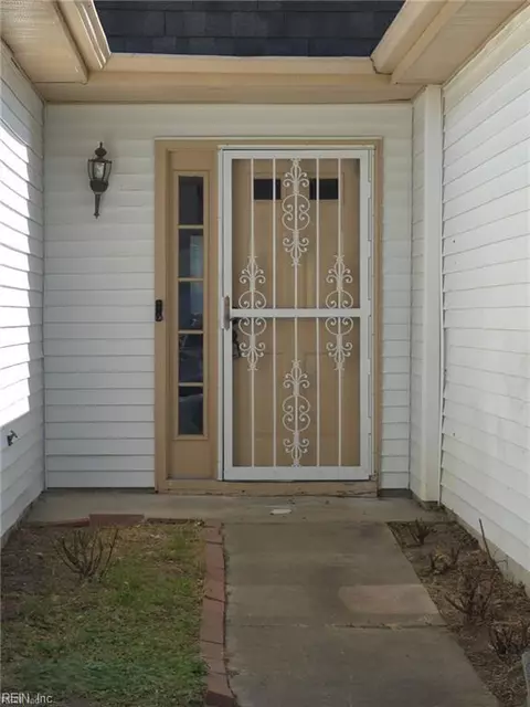 1357 Hafford Rd, Virginia Beach, VA 23460