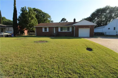 220 Charlotte Dr, Portsmouth, VA 23701