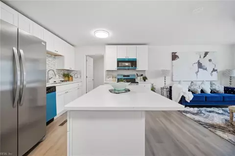 2521 Lynnriver Dr, Virginia Beach, VA 23452