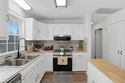 1625 Dearborn Dr, Virginia Beach, VA 23451