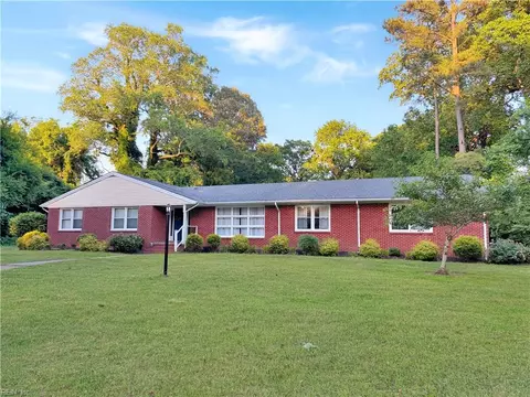 5152 N Harbor Rd, Suffolk, VA 23435