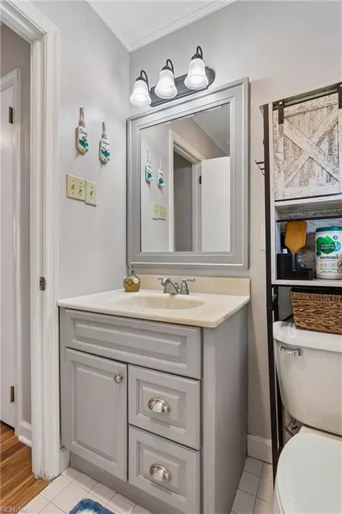 Bath - 2 Pavilion Pl, Hampton, VA 23664 photo 2 of 2