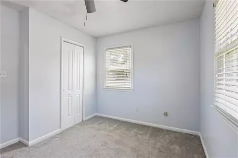 Bedroom - 2 Pavilion Pl, Hampton, VA 23664 photo 3 of 5