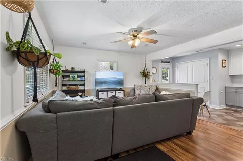 Other - 2 Pavilion Pl, Hampton, VA 23664 photo 3 of 13