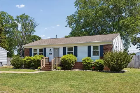 Exterior - 2 Pavilion Pl, Hampton, VA 23664 photo 2 of 15