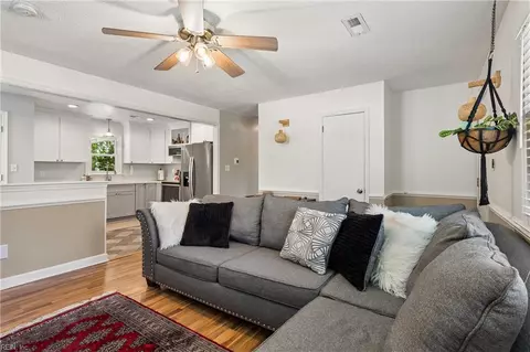 Other - 2 Pavilion Pl, Hampton, VA 23664 photo 5 of 13
