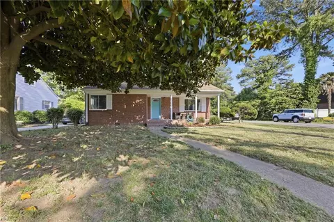 1324 Hawthorne Dr, Chesapeake, VA 23325