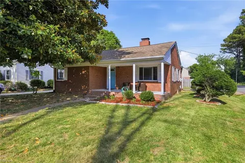 1324 Hawthorne Dr, Chesapeake, VA 23325