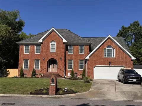 1208 Chateau Cir, Chesapeake, VA 23322