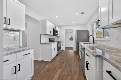 1517 Janke Rd, Virginia Beach, VA 23455