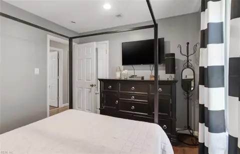 Bedroom - 6581 Pine Haven Cir, Gloucester, VA 23061 photo 6 of 7