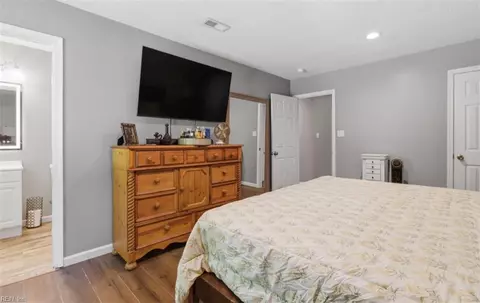Bedroom - 6581 Pine Haven Cir, Gloucester, VA 23061 photo 3 of 7