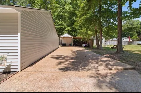 Exterior - 6581 Pine Haven Cir, Gloucester, VA 23061 photo 2 of 8