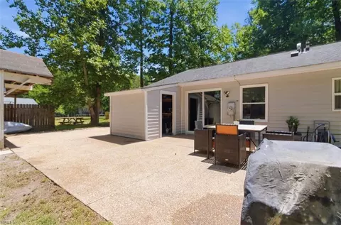Exterior - 6581 Pine Haven Cir, Gloucester, VA 23061 photo 5 of 8