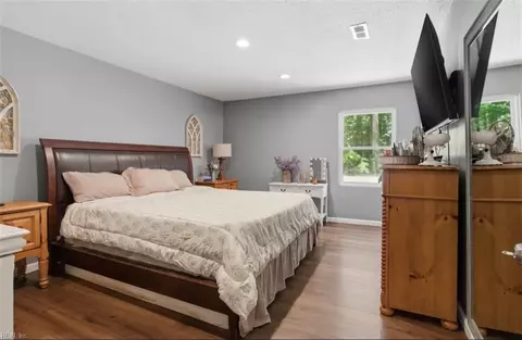 Bedroom - 6581 Pine Haven Cir, Gloucester, VA 23061 photo 1 of 7
