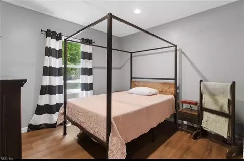 Bedroom - 6581 Pine Haven Cir, Gloucester, VA 23061 photo 7 of 7