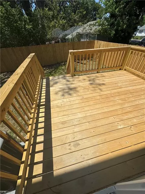 Exterior - 637 Grimes Rd, Hampton, VA 23663 photo 3 of 3