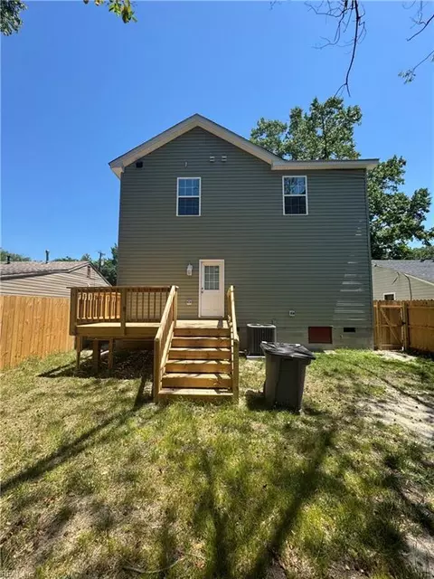Exterior - 637 Grimes Rd, Hampton, VA 23663 photo 2 of 3