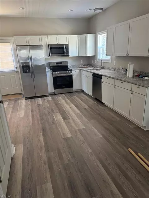 Kitchen - 637 Grimes Rd, Hampton, VA 23663 photo 1 of 2