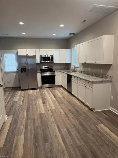 Kitchen - 637 Grimes Rd, Hampton, VA 23663 photo 2 of 2