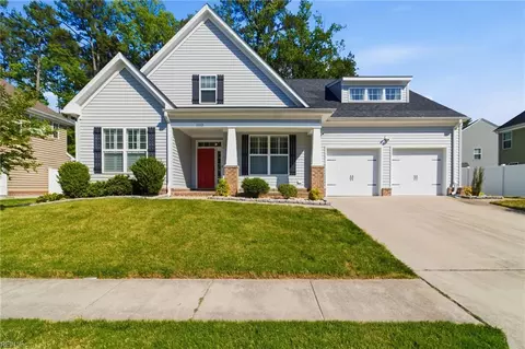 1352 Auburn Hill Dr, Chesapeake, VA 23320