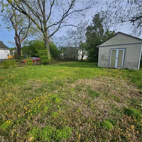 Exterior - 655 3rd Ave, Suffolk, VA 23434 photo 3 of 3
