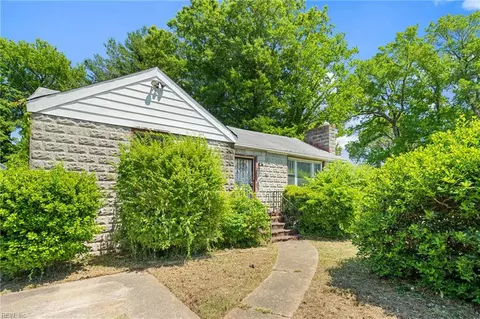1233 Transylvania Ave, Chesapeake, VA 23324